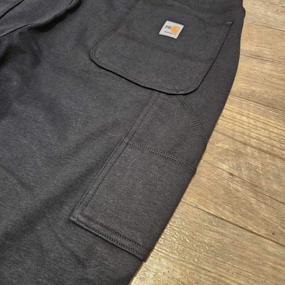 NWT Woman's Black Carhartt Fire Resistant Work Pants With Multiple Pockets - Picture 11 of 11